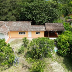 Se vende Casa en Centro de Vilcabamba...