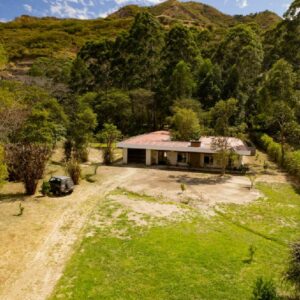 SE VENDE CASA  EN VILCABAMBA