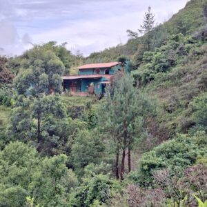 SE VENDE FINCA CON CASA CERCA EN VILCABAMBA.