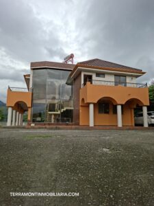 SE ALQUILA CASA EN VILCABAMBA.