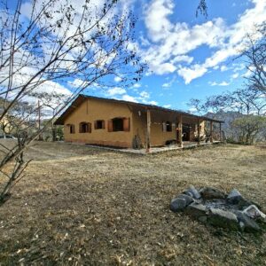 SE ALQUILA FANTÁSTICA CASA EN VILCABAMBA