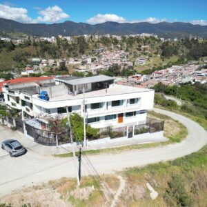 SE VENDE FANTÁSTICA CASA EN LOJA.